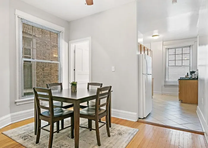 Comfy 2br Near Wrigley Field - Grace 3 Appartement Chicago