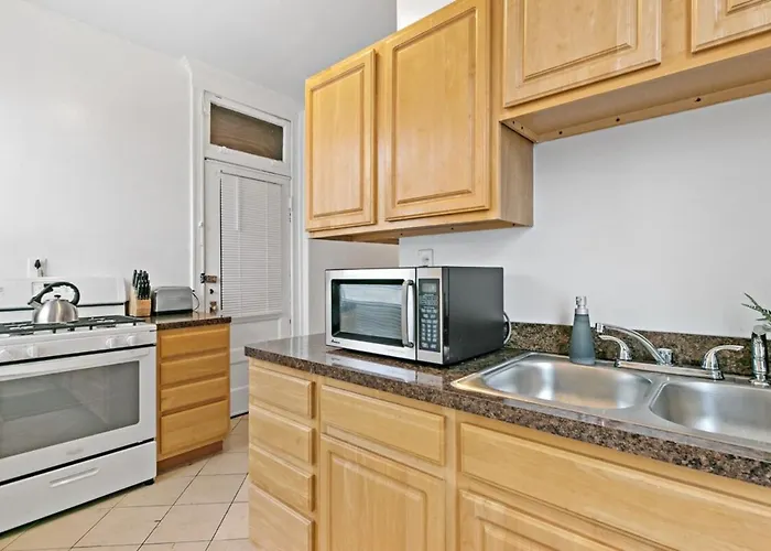 Comfy 2br Near Wrigley Field - Grace 3 Appartement Chicago